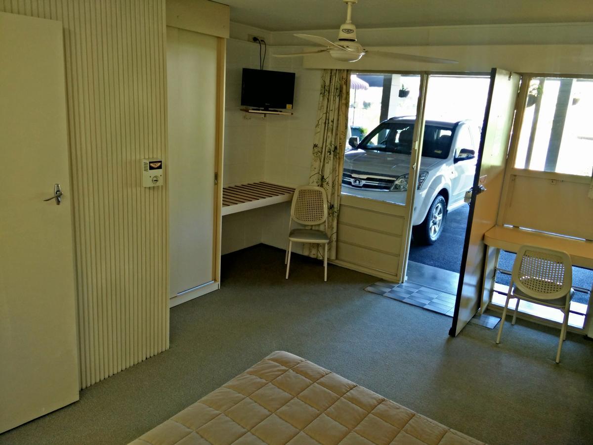 Cairns Motor Inn Экстерьер фото