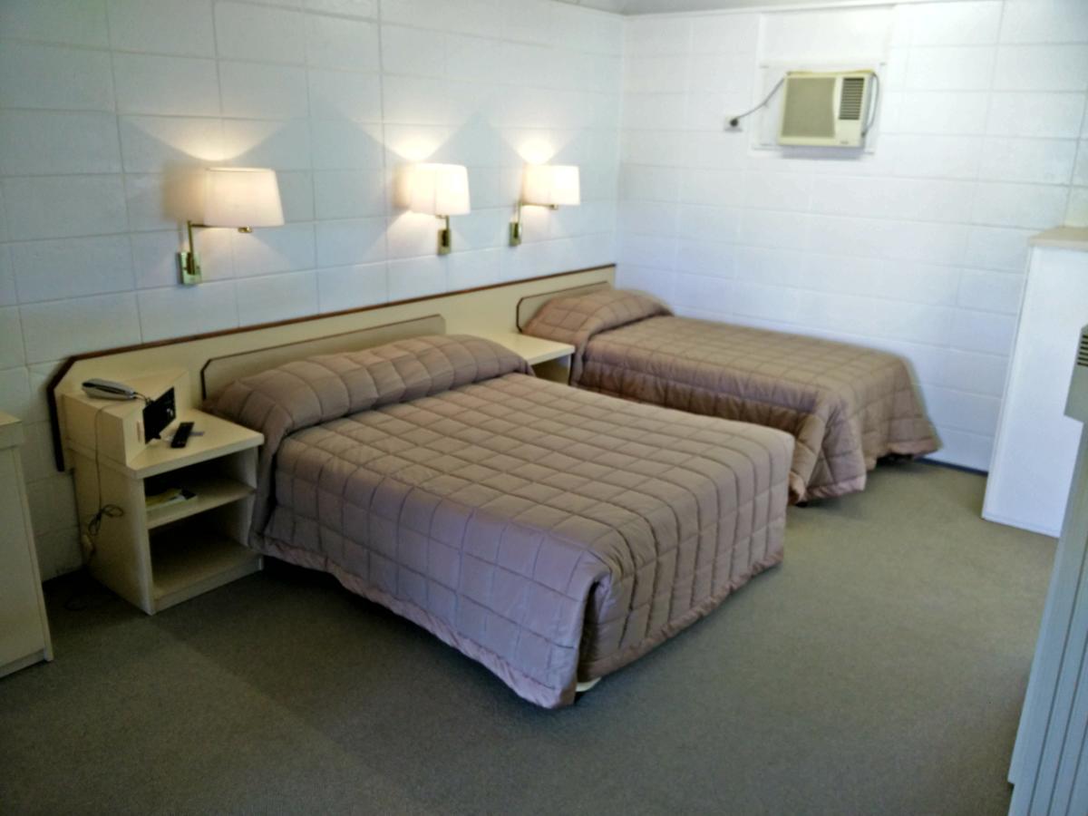 Cairns Motor Inn Экстерьер фото