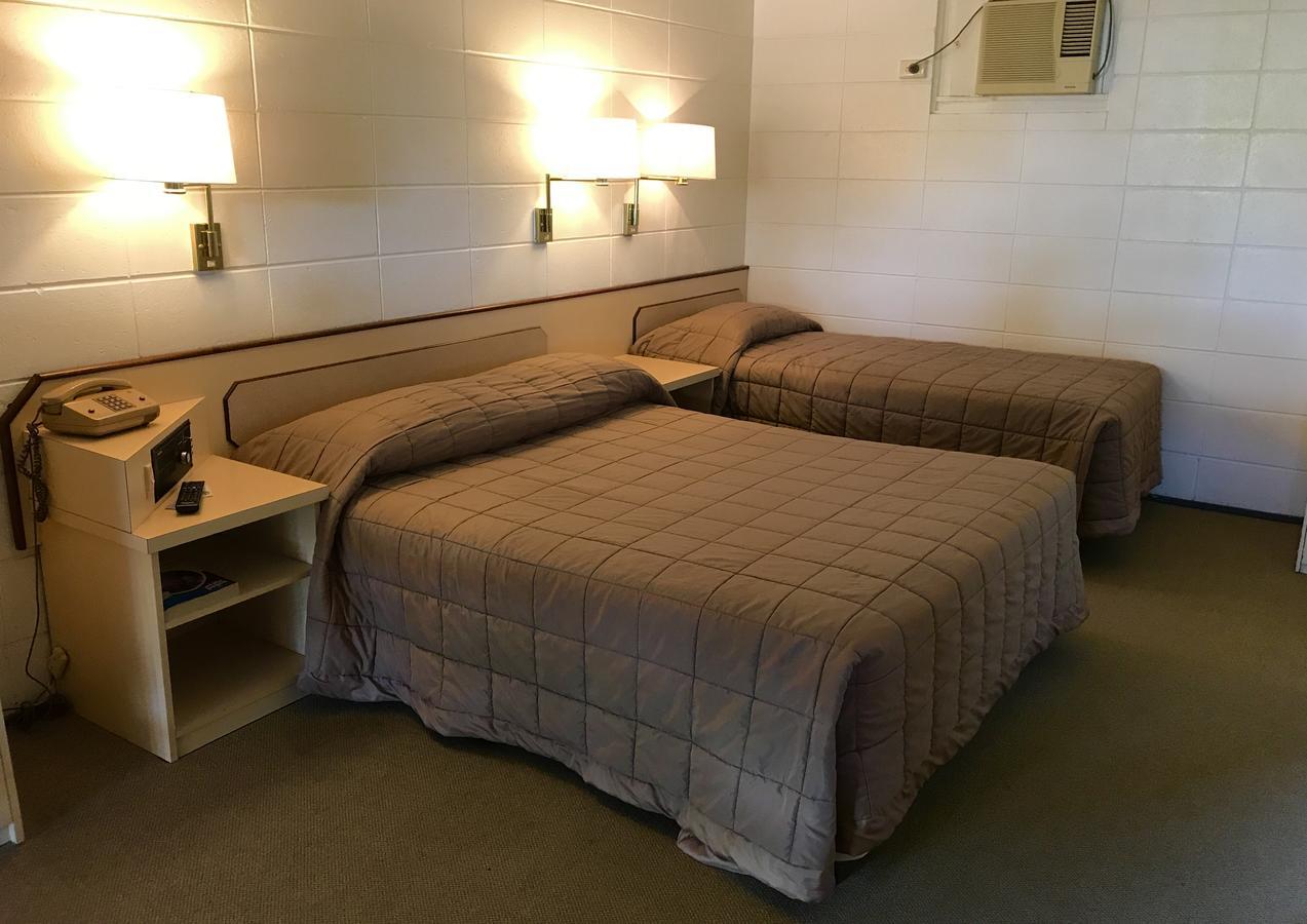 Cairns Motor Inn Экстерьер фото